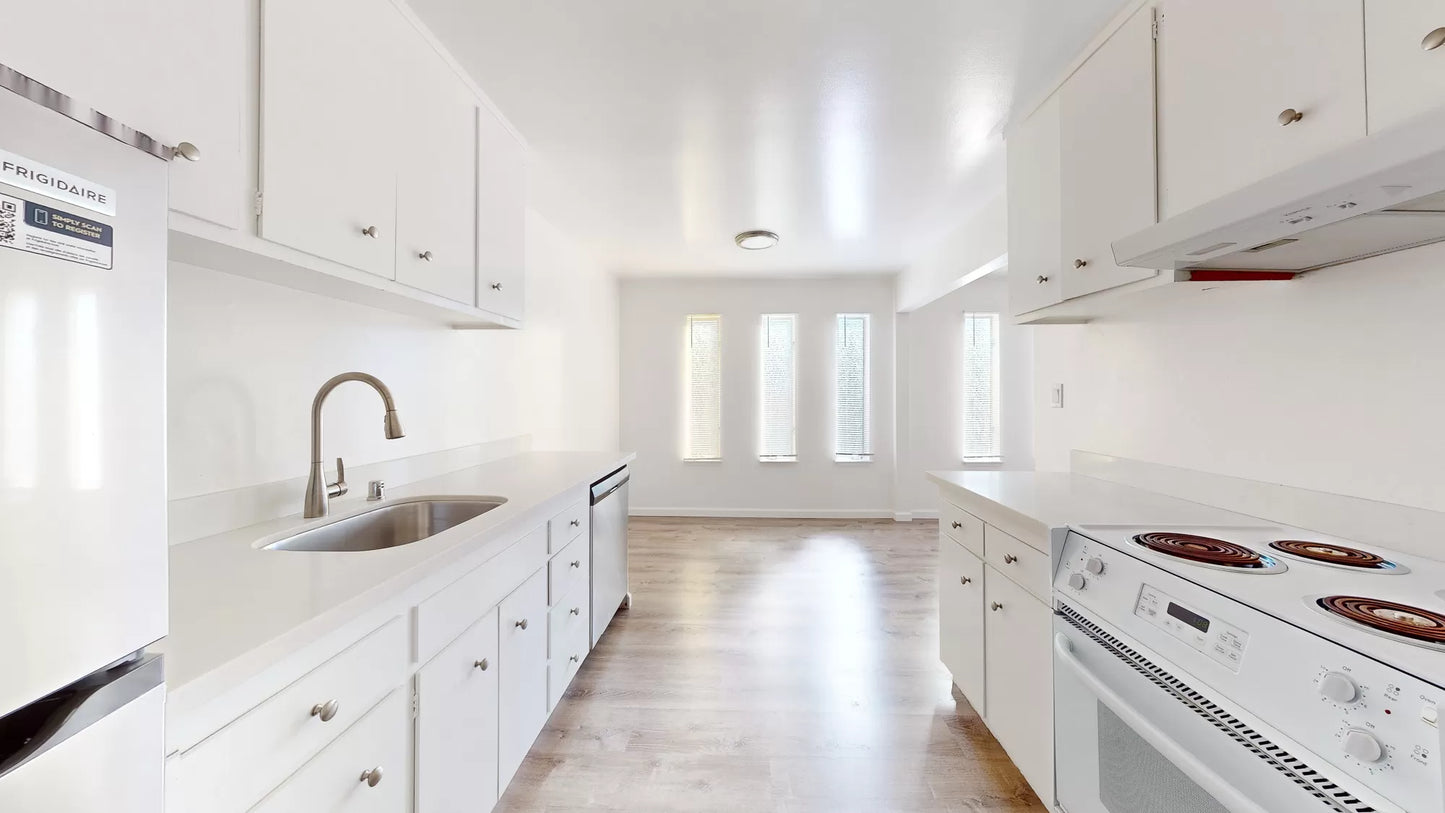 $4,200 | 2 bd + 2 Ba | West Loop | 180 N. Jefferson unit #2705, Chicago, IL