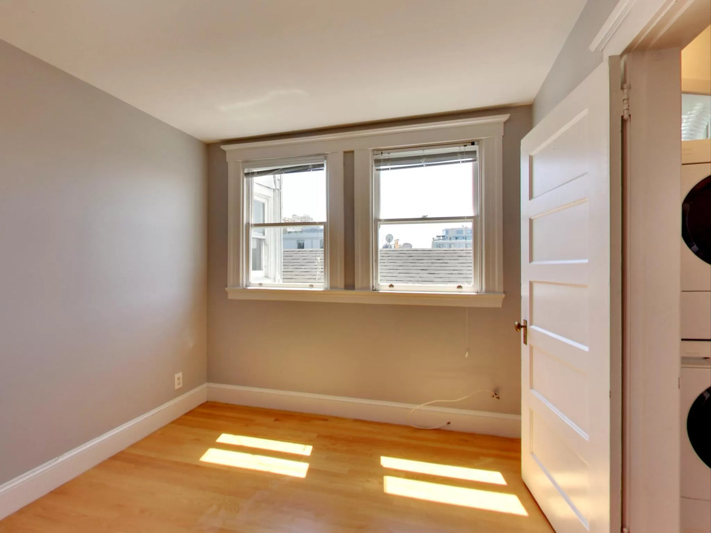 Pacific Heights 2 bed / 1 bath