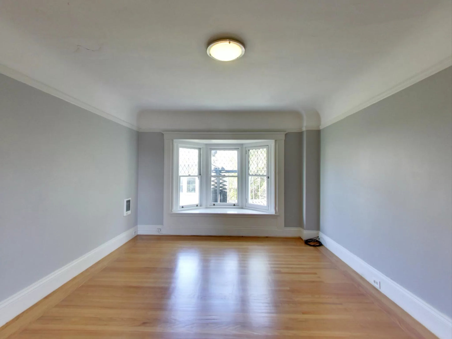 Pacific Heights 2 bed / 1 bath